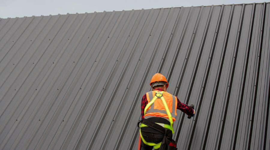 Professional gutter cleaning in Merced, CA